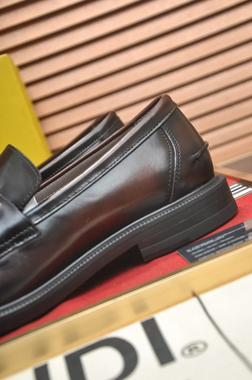 Men's shoes 💰500💶 [FENDI] The latest high-end men's shoes in Hong Kong! Original quality. The upper is made of imported cowhide material and cowhide lining! Super comfortable on the foot, original wear-resistant outsole, luxurious, fashionable, casual and versatile! Size: 38-45 (45 customized)